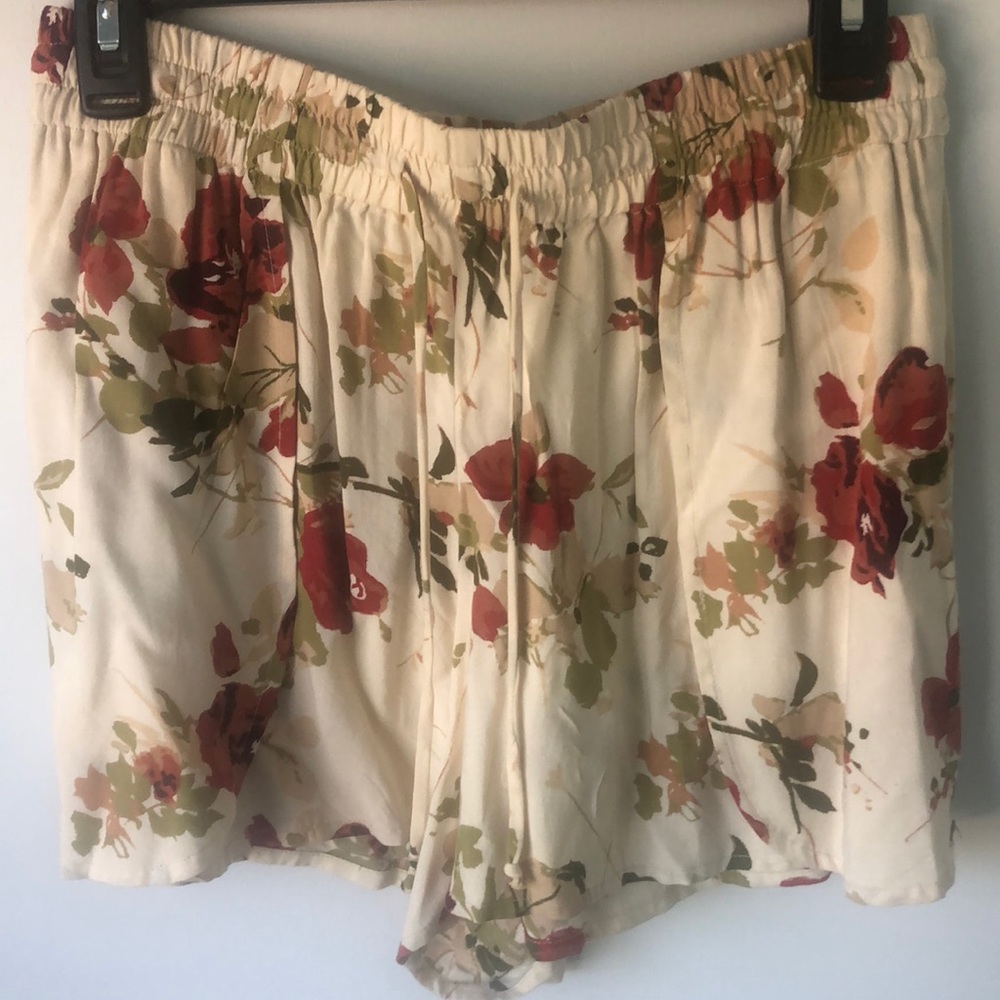 volcom flowy shorts. size medium.